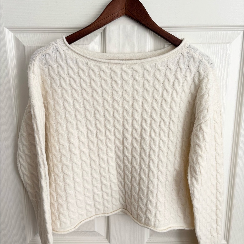 AEROPOSTALE CABLE KNIT CROPPED OFF WHITE  LONG SLEEVE BOAT NECK SWEATER. SZ M